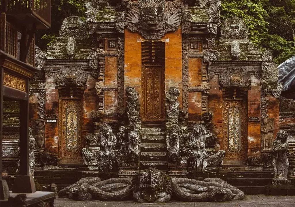 Entrada al Templo del Bosque de los Monos en Ubud, uno de los lugares más emblemáticos de Bali
