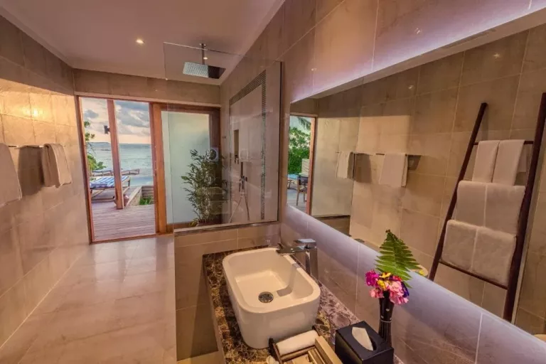 baño beach villa hurawalhi resort